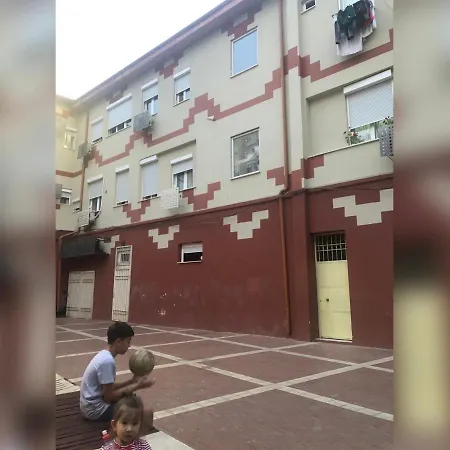 New New Bazaar Τίρανα